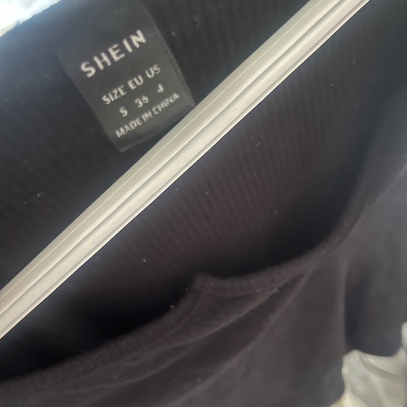 Long sleeve black cropped top - Picture 3 of 3